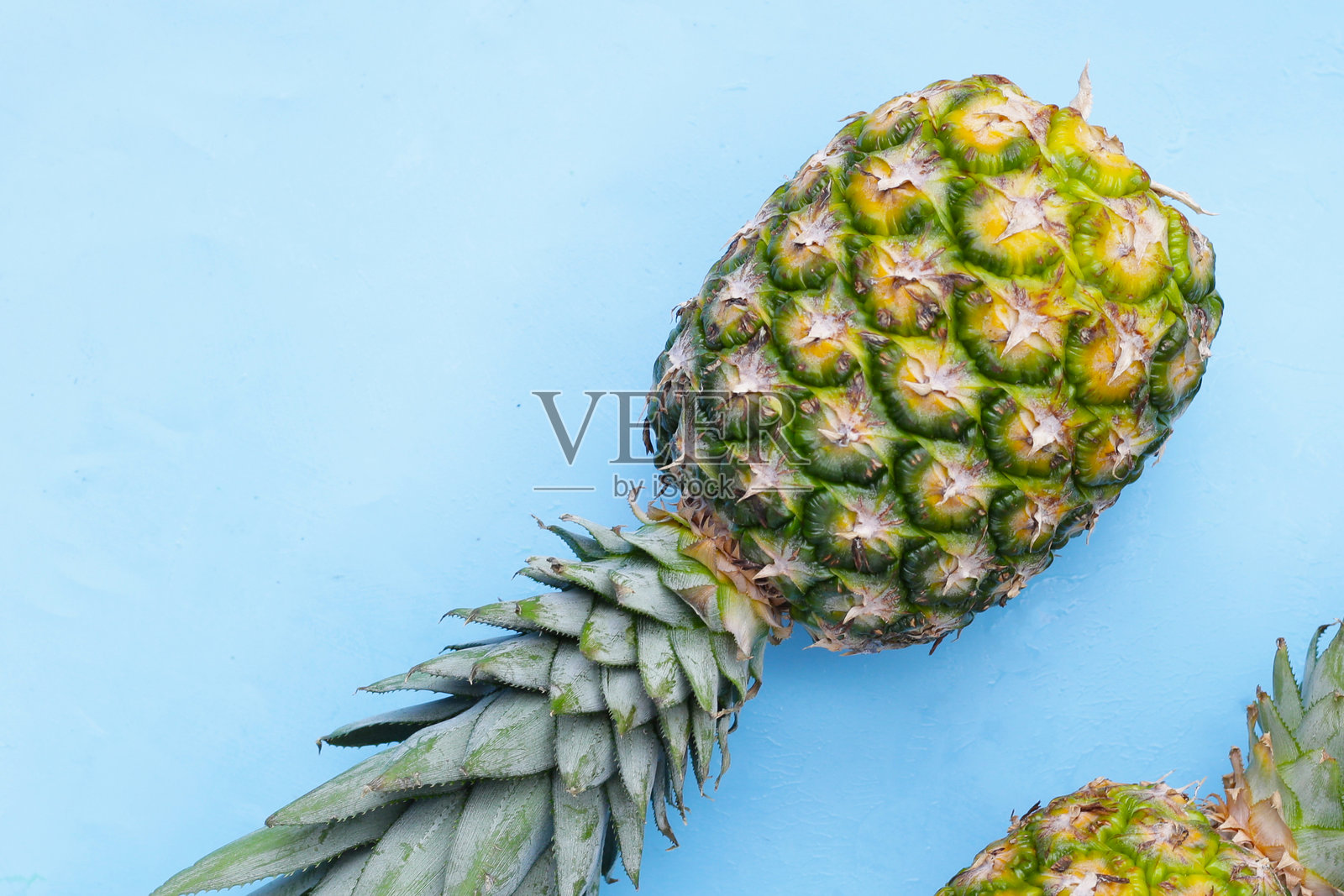 新鲜成熟的菠萝,汁多味美的热带水果照片摄影图片