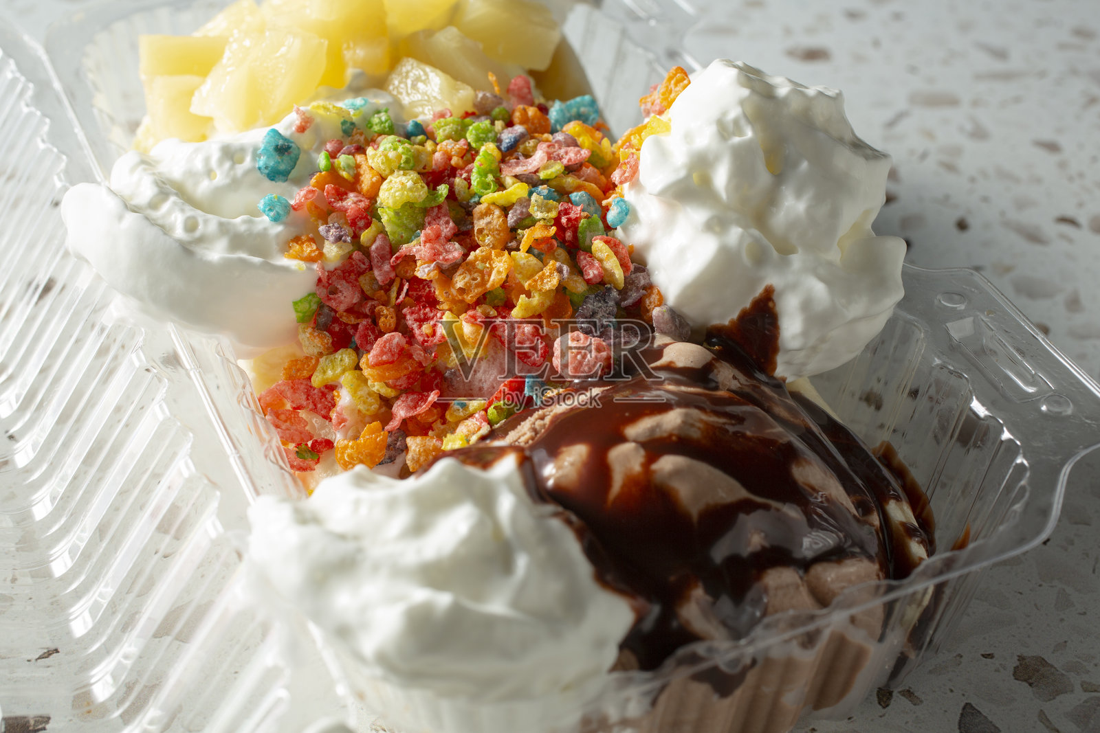 冰淇淋圣代照片摄影图片