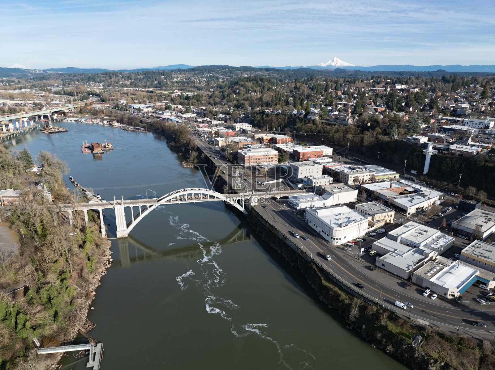 俄勒冈市大桥的鸟瞰图照片摄影图片