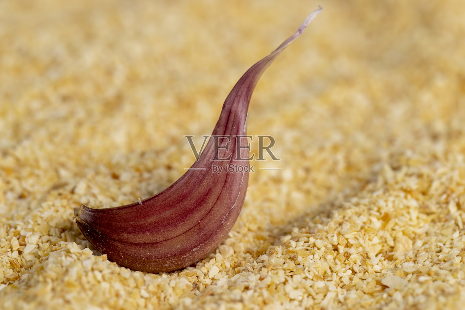 干燥碎大蒜用于烹饪照片摄影图片