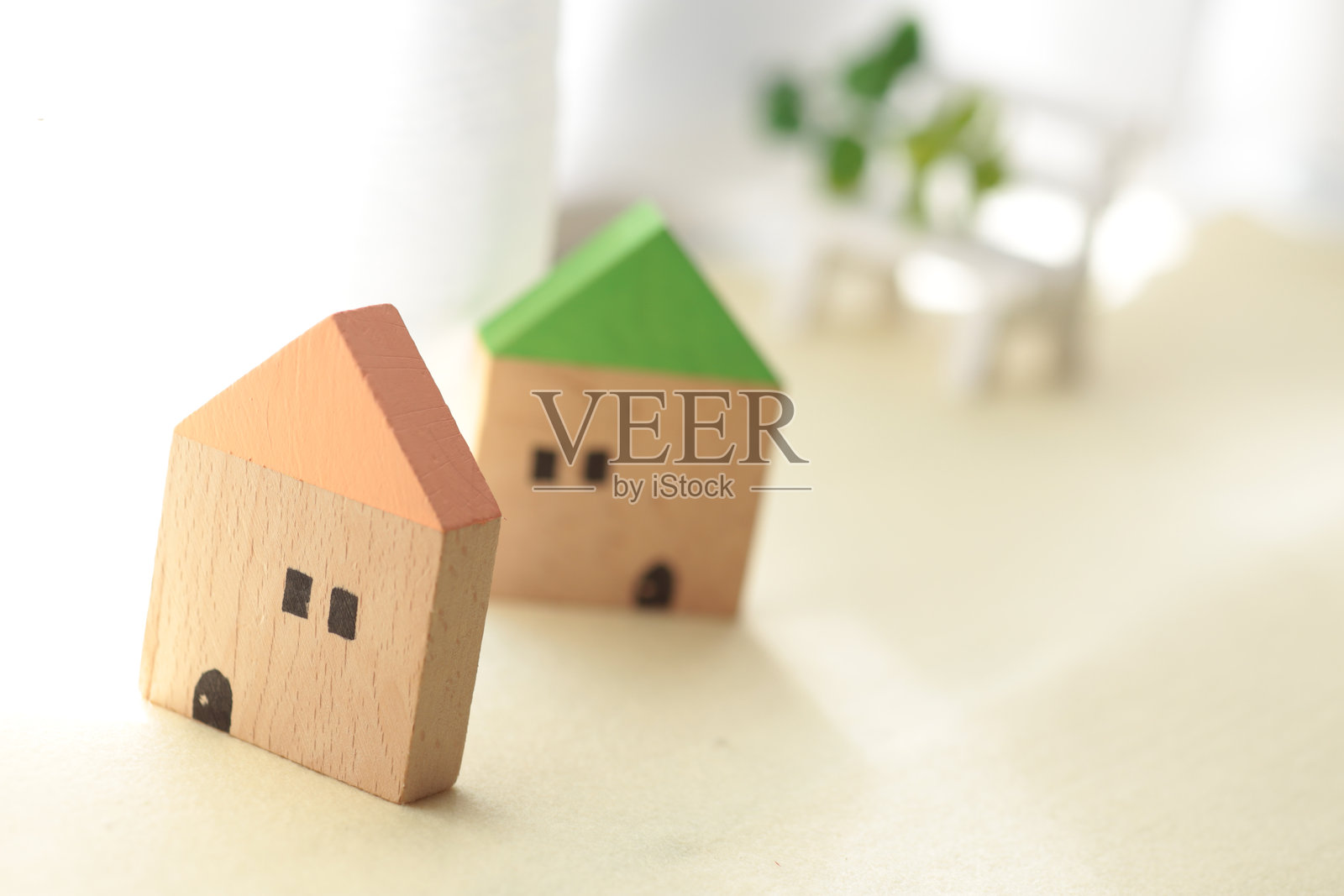 一个可爱的小房子迷你模型照片摄影图片