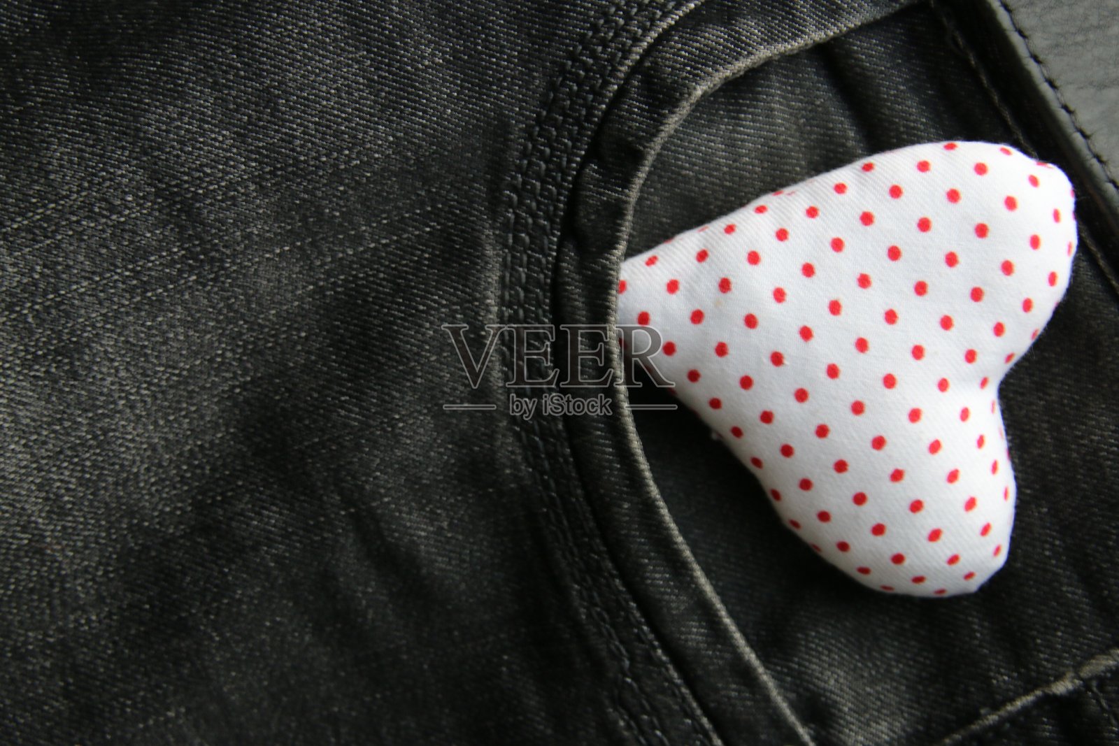 情人节创意构图。情人节心形卡片。照片摄影图片