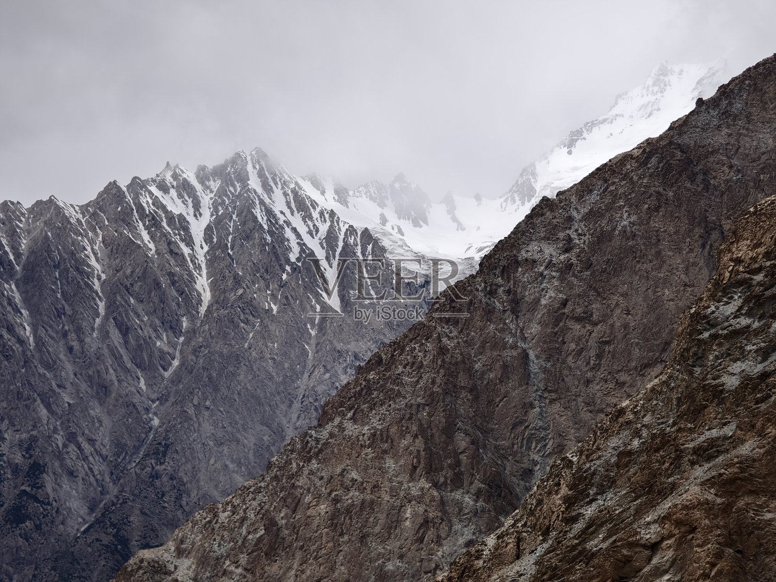 中国新疆喀什地区的山脉照片摄影图片