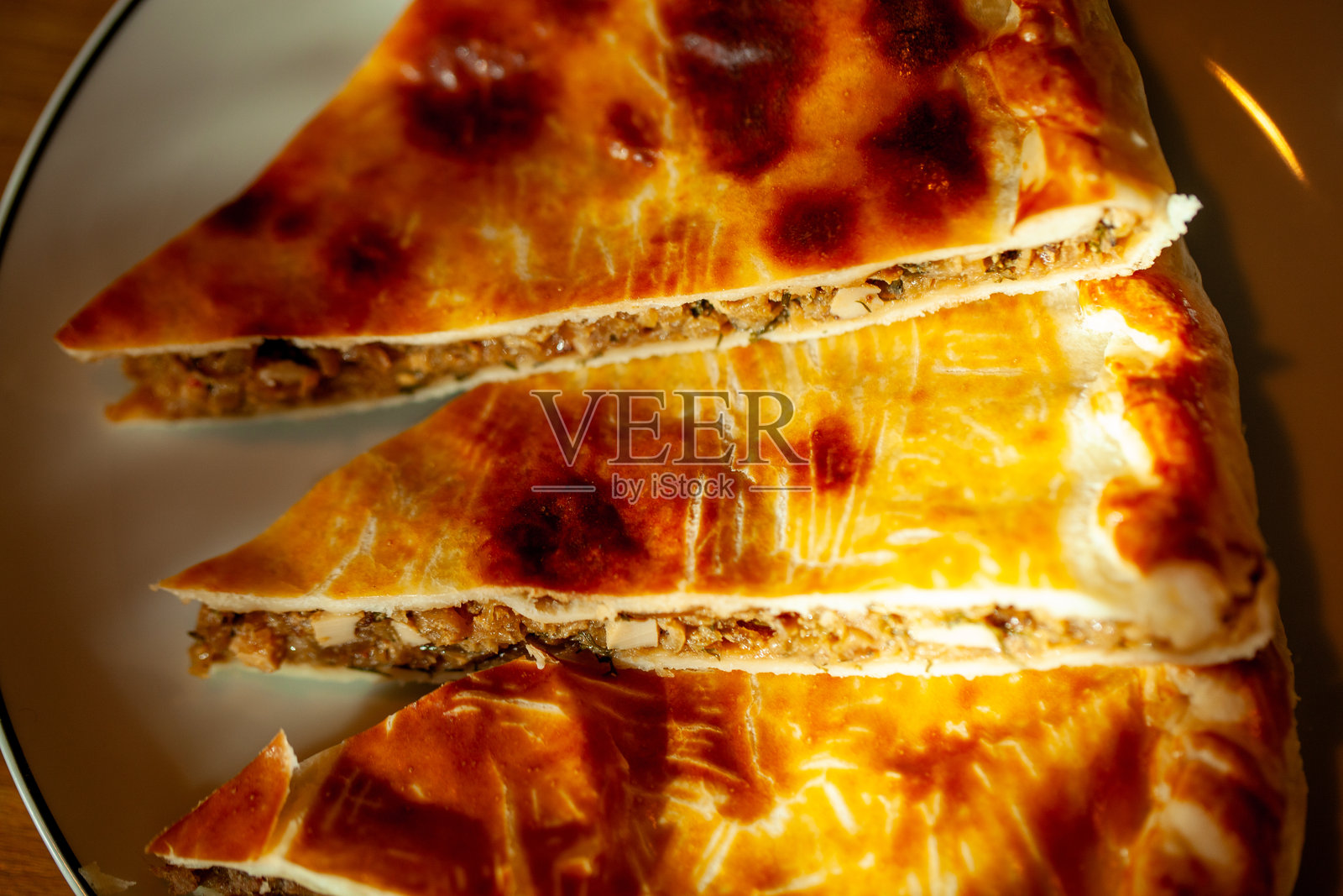 金黄色外壳的传统俄罗斯馅饼照片摄影图片