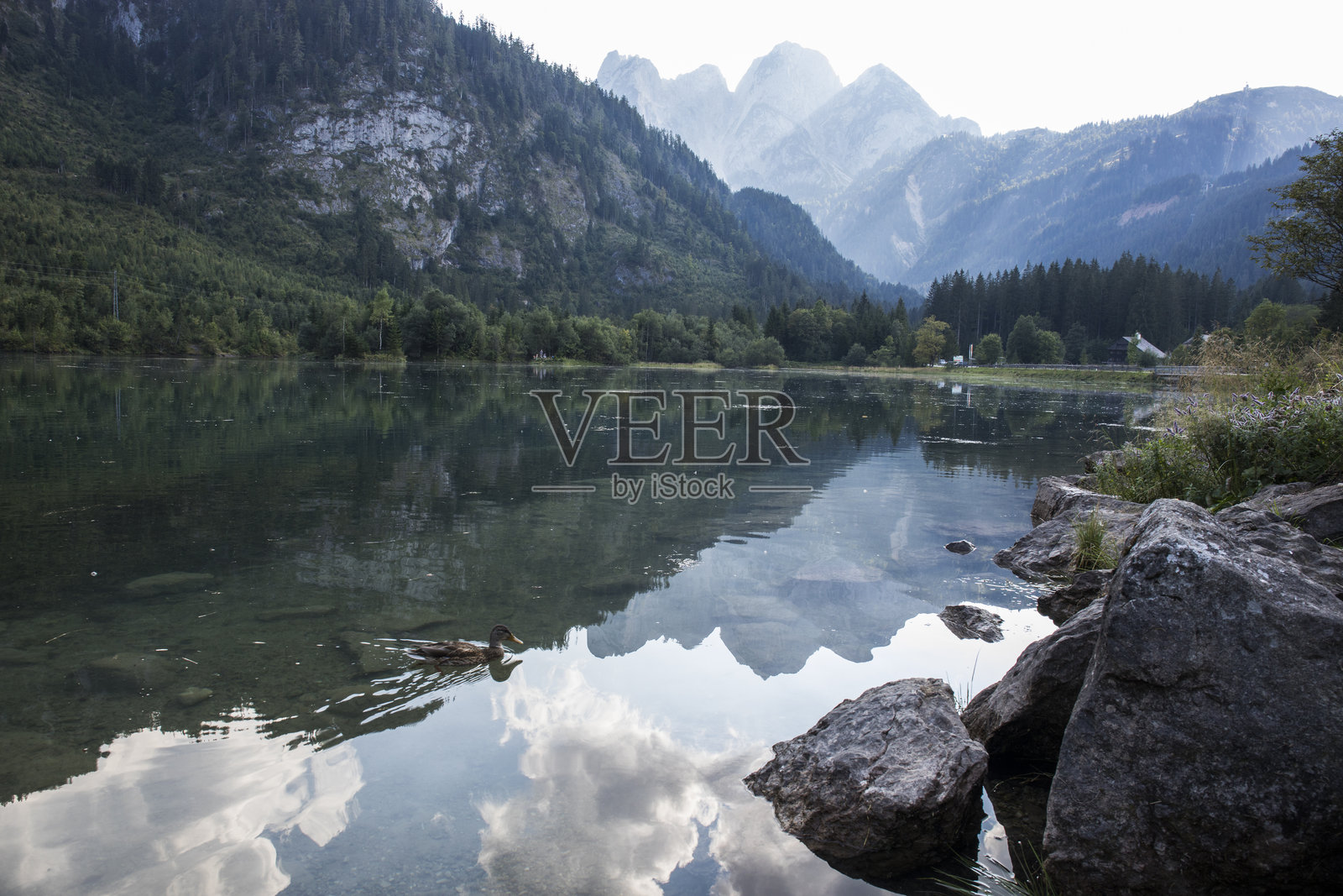 阿尔卑斯山脉的夏季日落,北奥地利。欧洲照片摄影图片