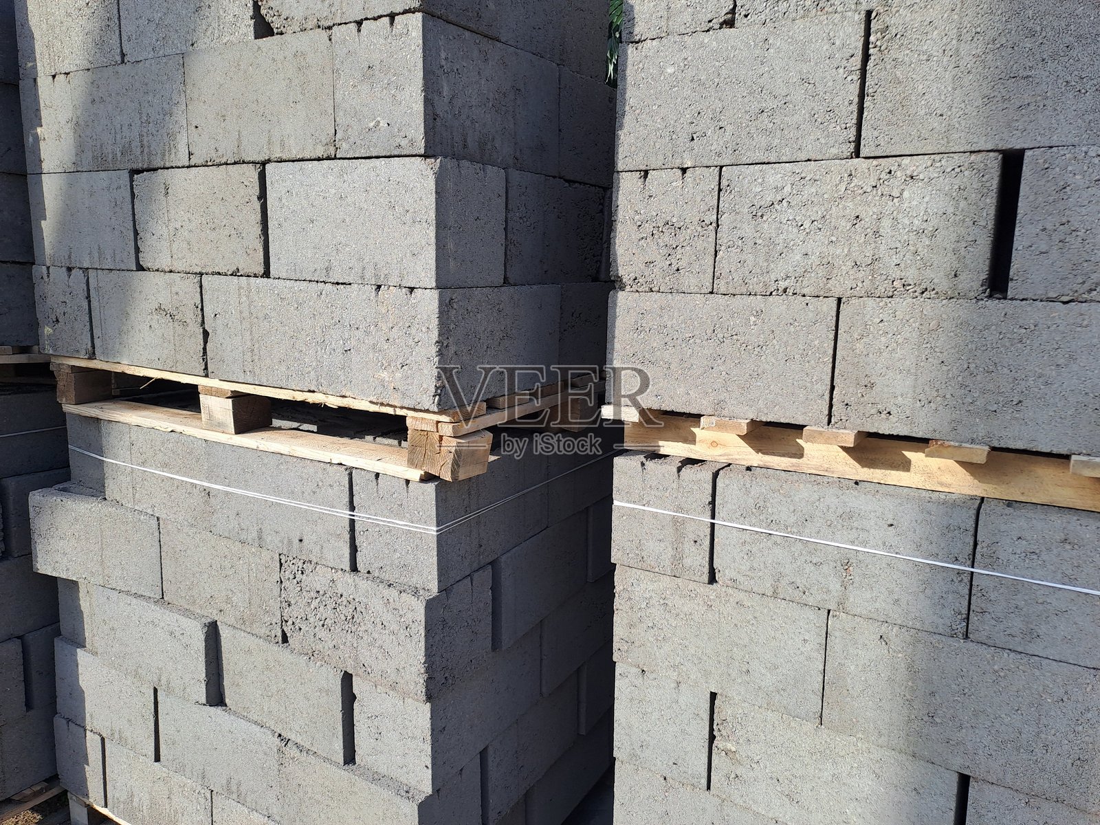 堆叠的混凝土块照片摄影图片