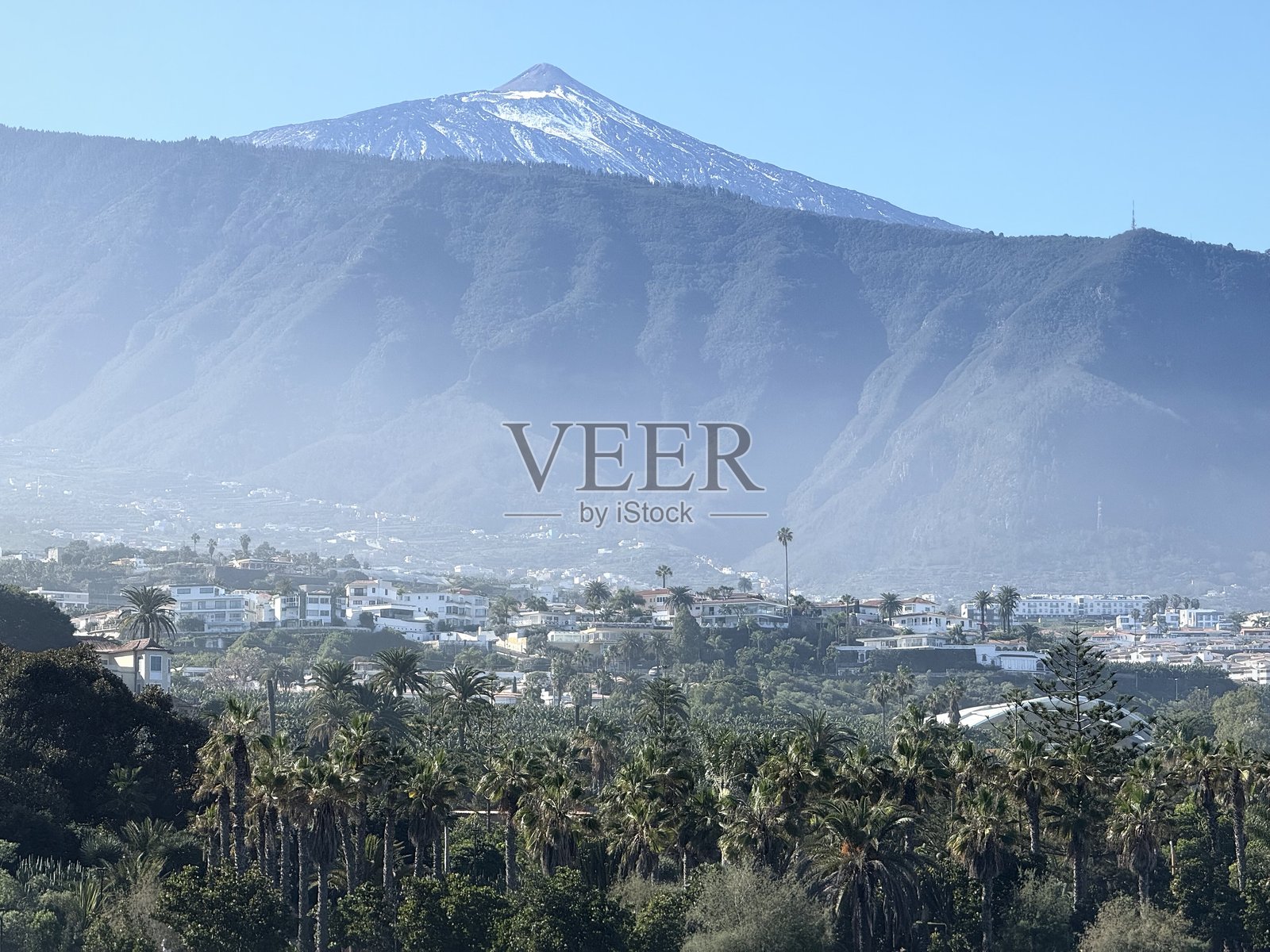 普埃尔托德拉克鲁斯的风景,背景是特德山照片摄影图片