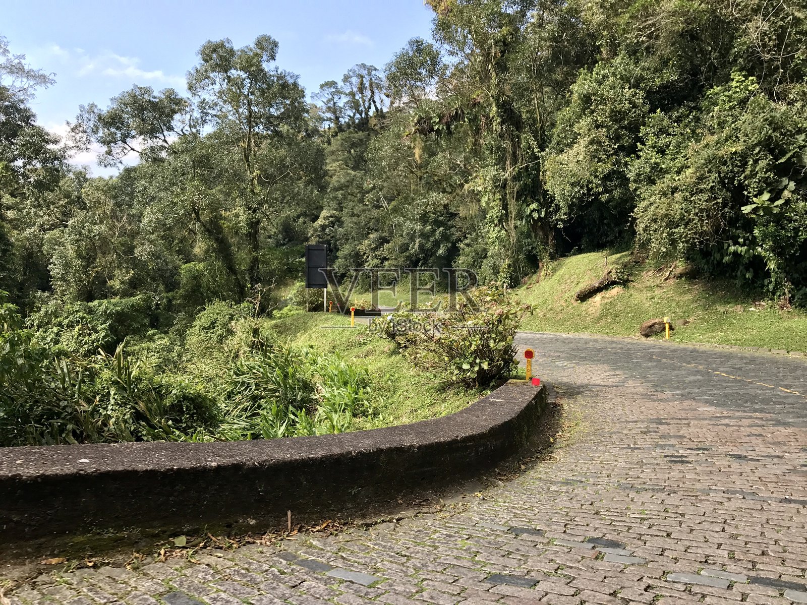 埃斯特拉达·达·格拉西奥萨的曲线与自然美景照片摄影图片