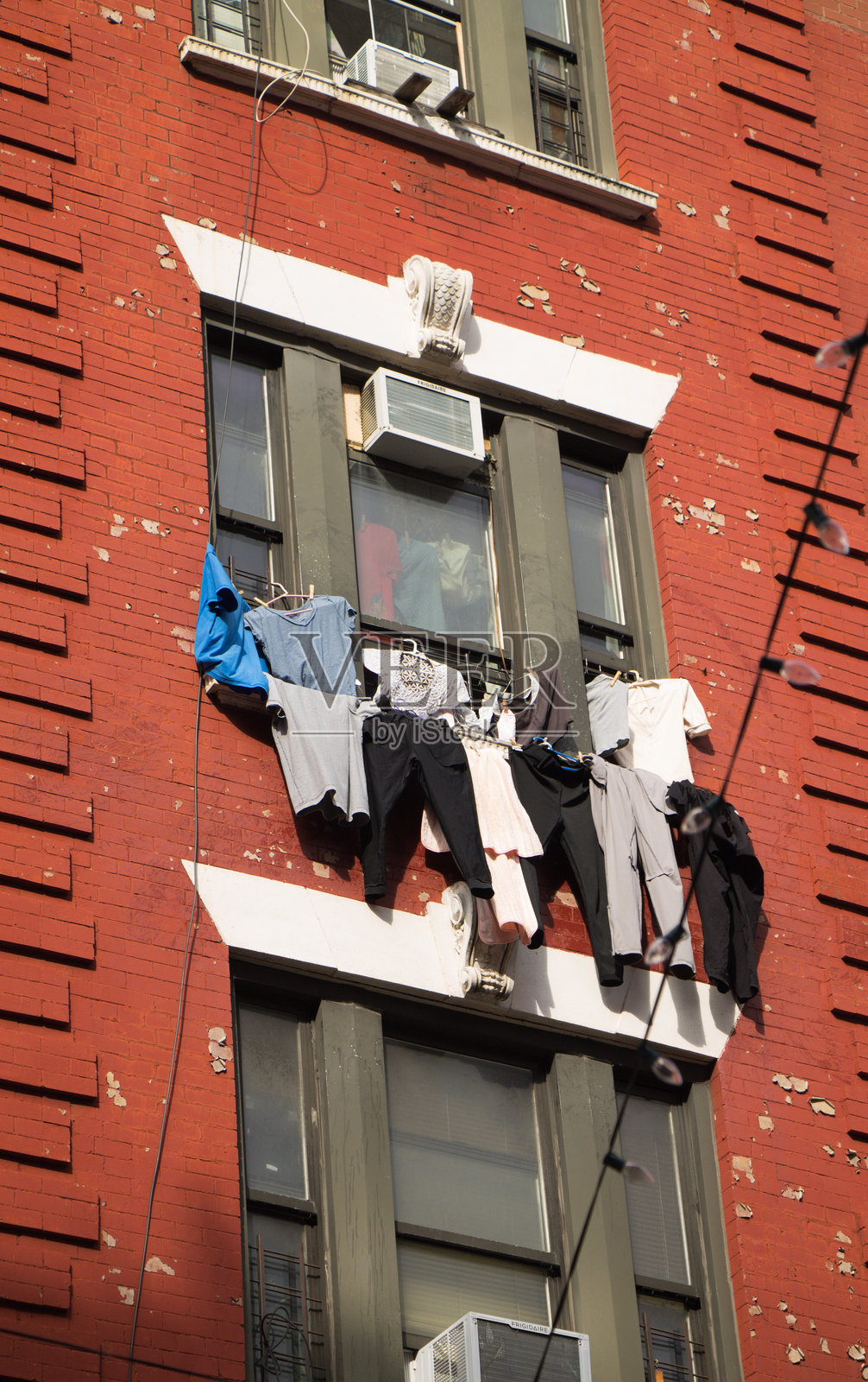 在水下穿衣照片摄影图片