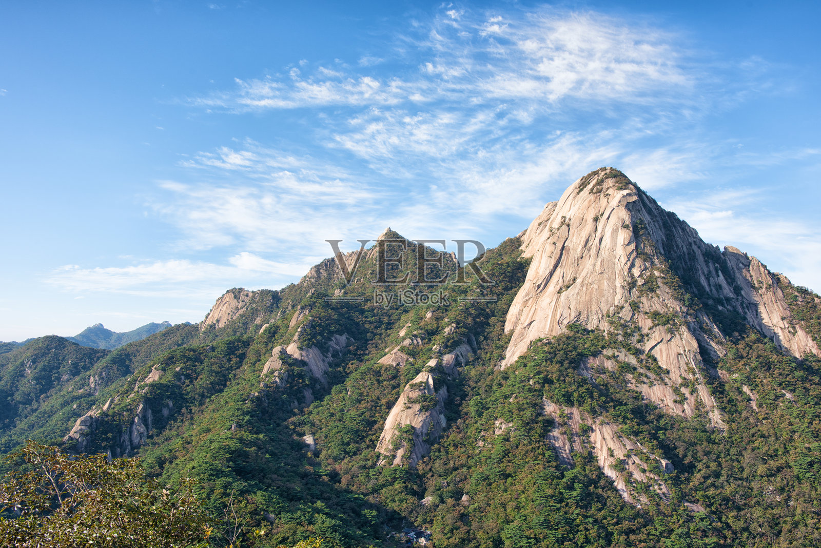 首尔的北汉山仁寿峰照片摄影图片