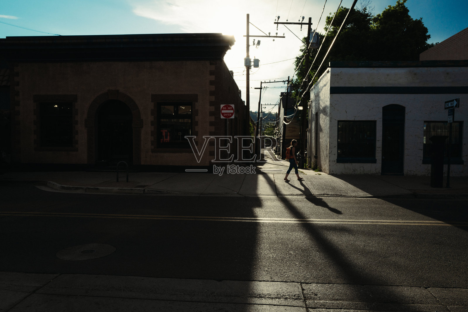 亚利桑那州弗拉格斯塔夫镇:旅游女性照片摄影图片