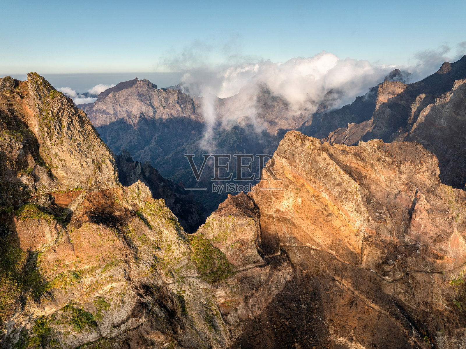 从皮库阿里埃罗到皮库鲁伊沃的路径照片摄影图片