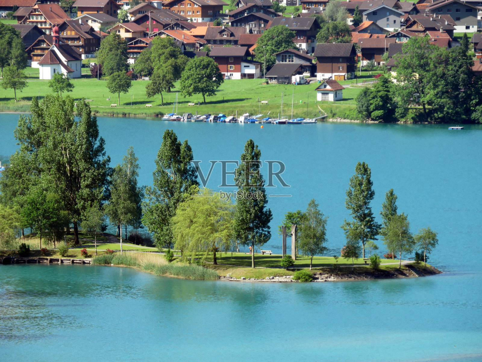 卢根湖或自然水库卢根湖 - 瑞士奥伯瓦尔德州照片摄影图片