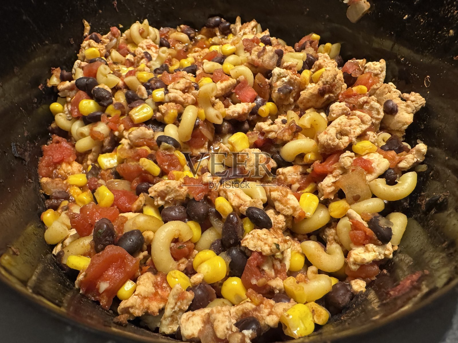 自制火鸡蔬菜辣椒通心粉照片摄影图片