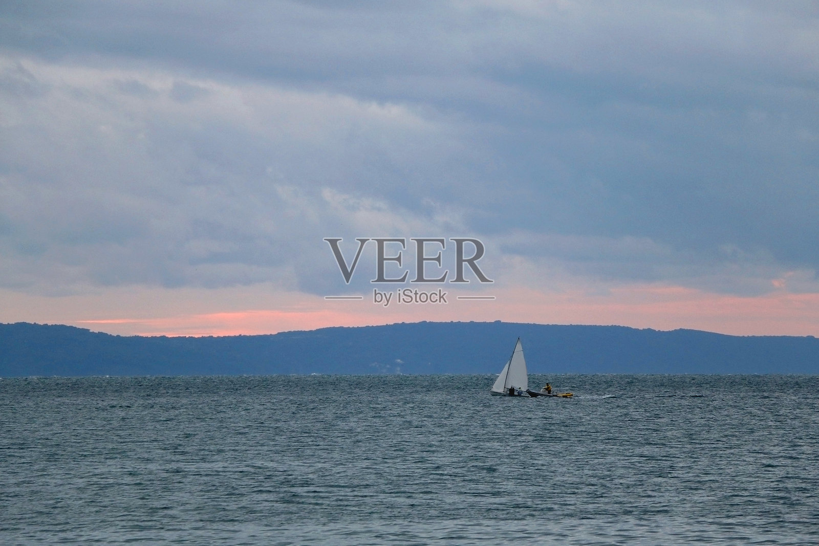 帆船与亚得里亚海照片摄影图片