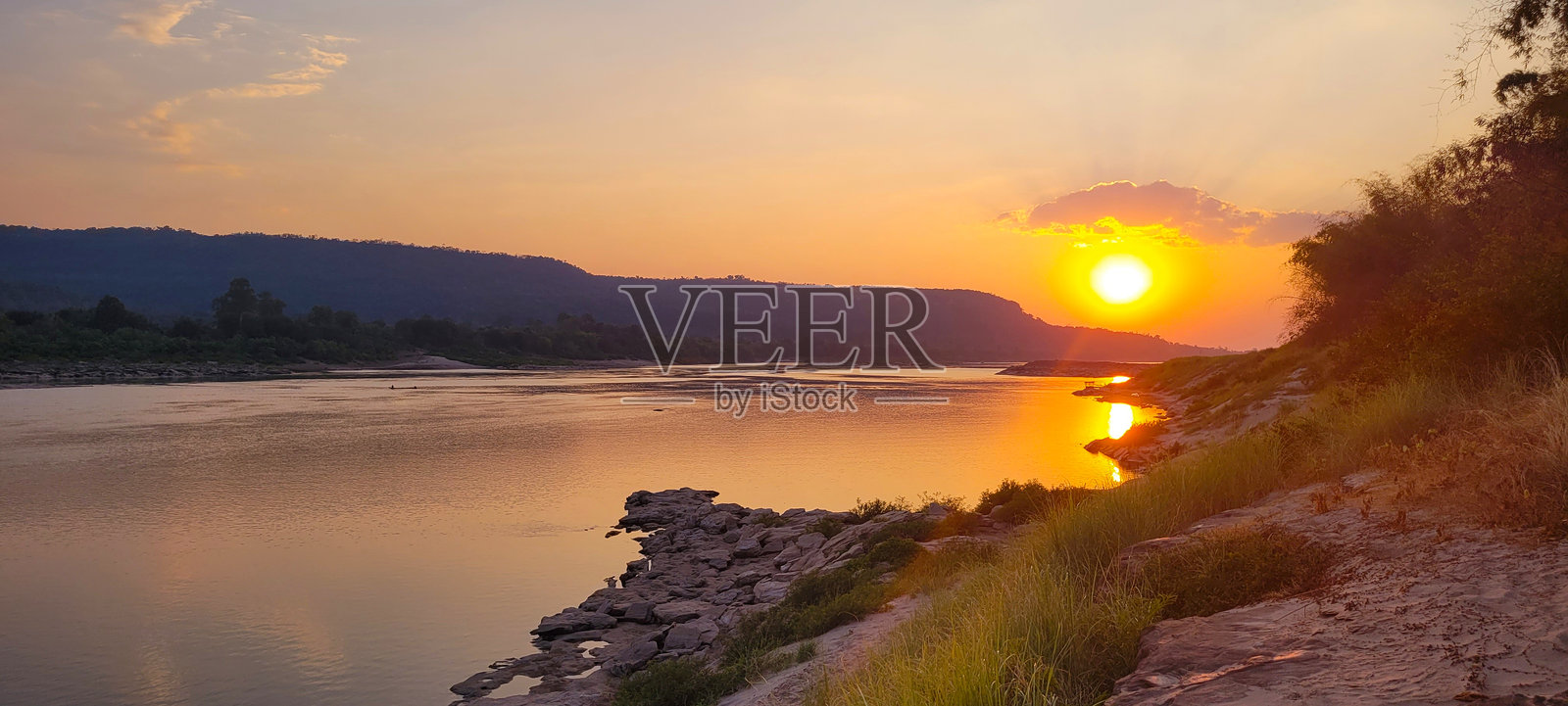 克农河的日落照片摄影图片