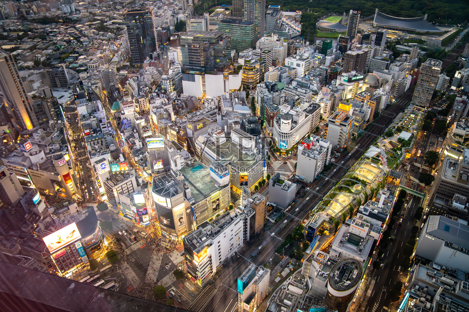 从东京涩谷看日落的东京景观,位于日本东京涩谷。照片摄影图片