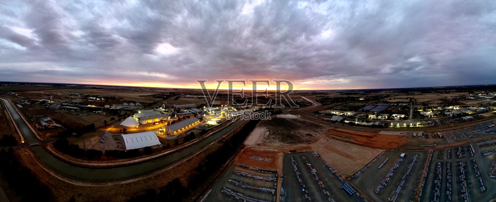 点亮的稻米厂照片摄影图片