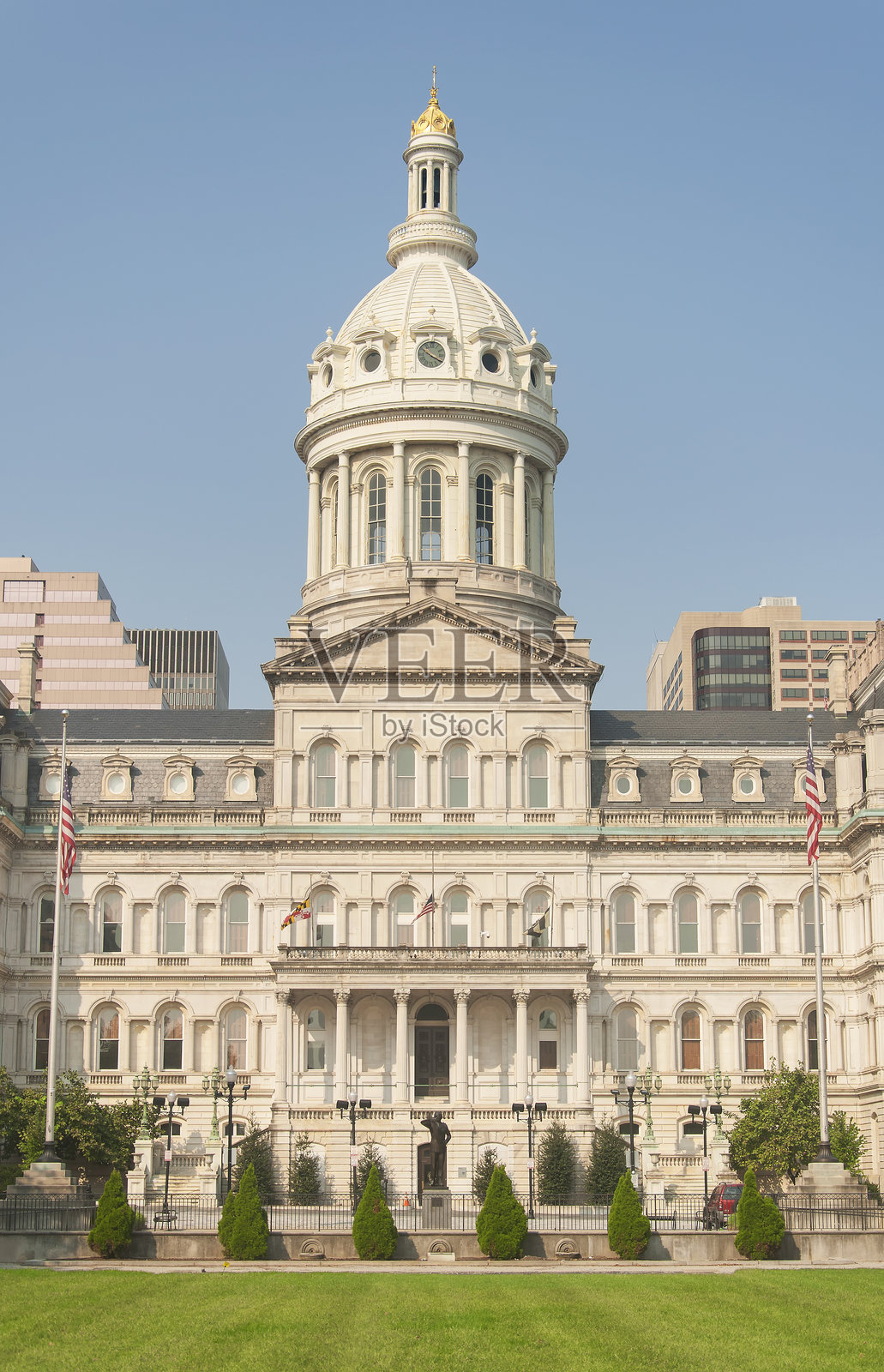 马里兰州巴尔的摩市政厅和天际线照片摄影图片