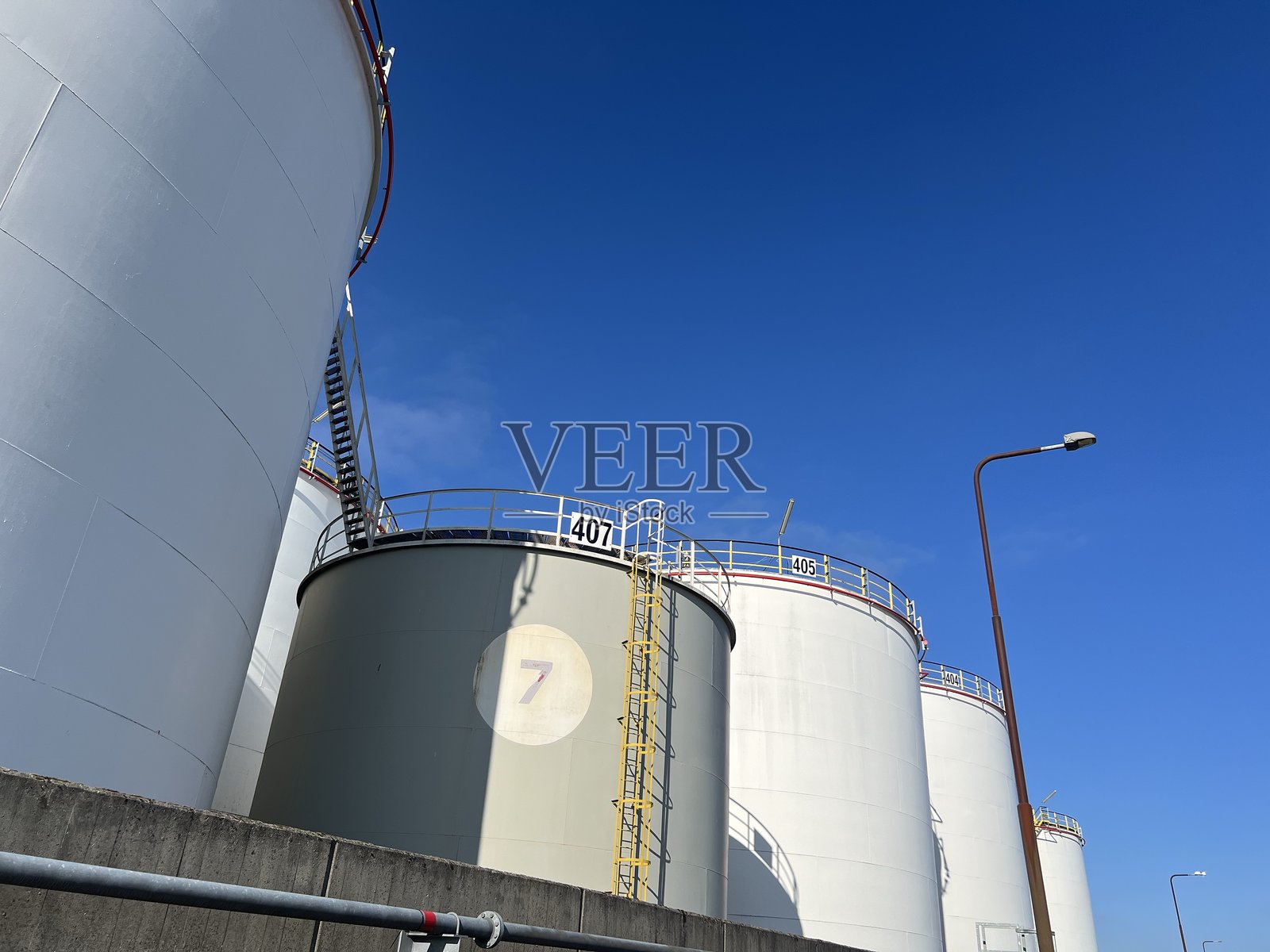 工业筒仓照片摄影图片