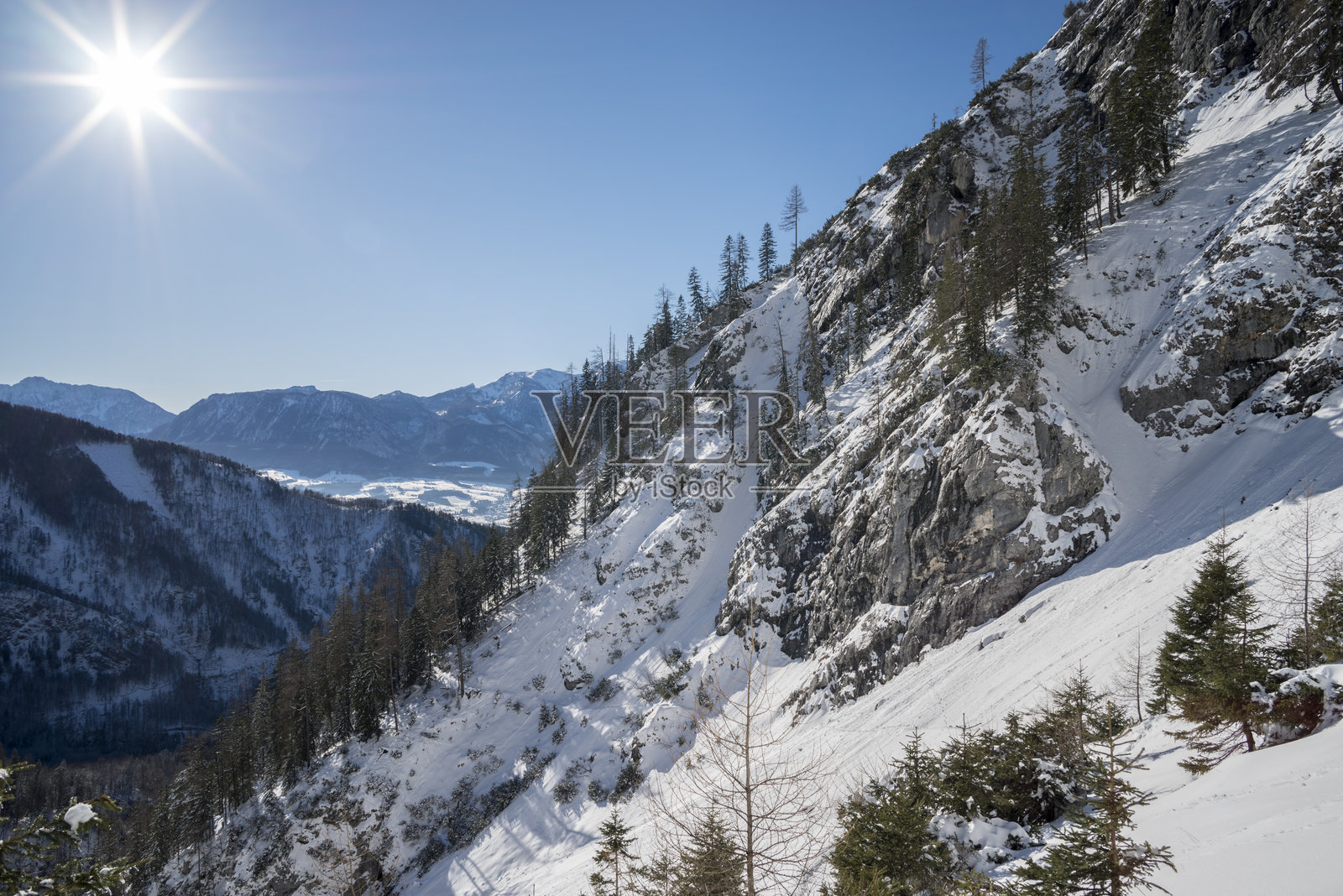 奥地利上奥地利州冬季的石灰岩阿尔卑斯国家公园中的霍赫诺克山脉区域照片摄影图片