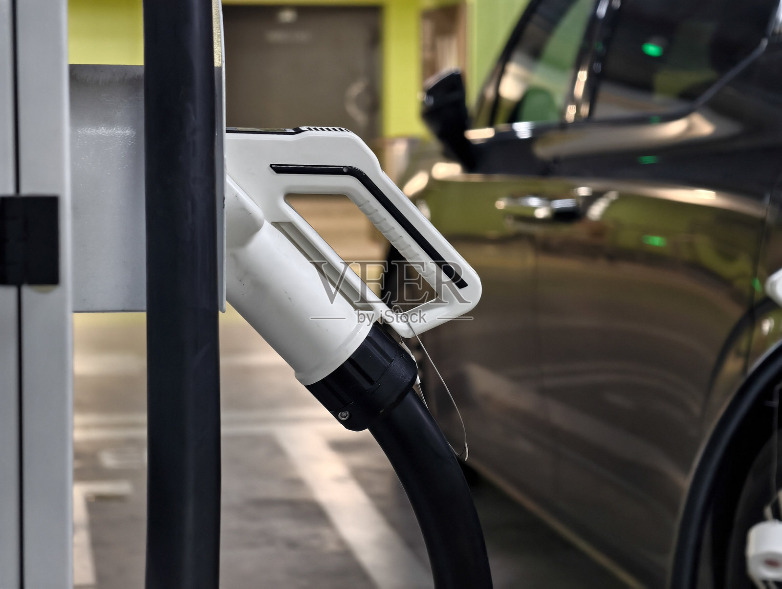 新能源车辆的充电照片摄影图片