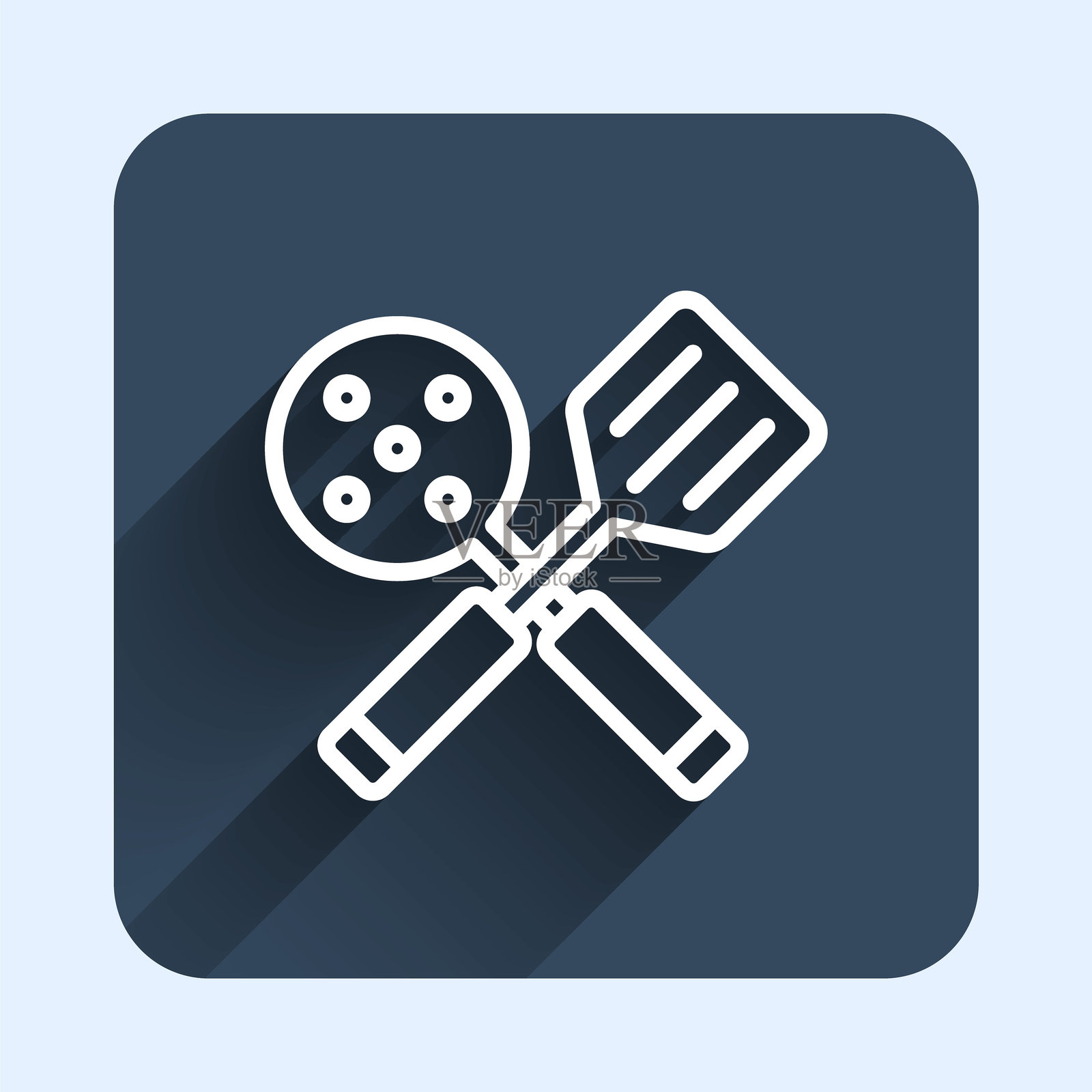 白色线条铲子图标,带有长阴影背景。厨房铲子图标。烧烤铲子标志。烧烤和烤架工具。蓝色方形按钮。矢量图。插画图片素材