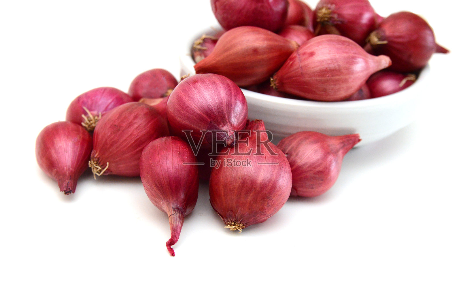 红洋葱孤立在白色背景上照片摄影图片