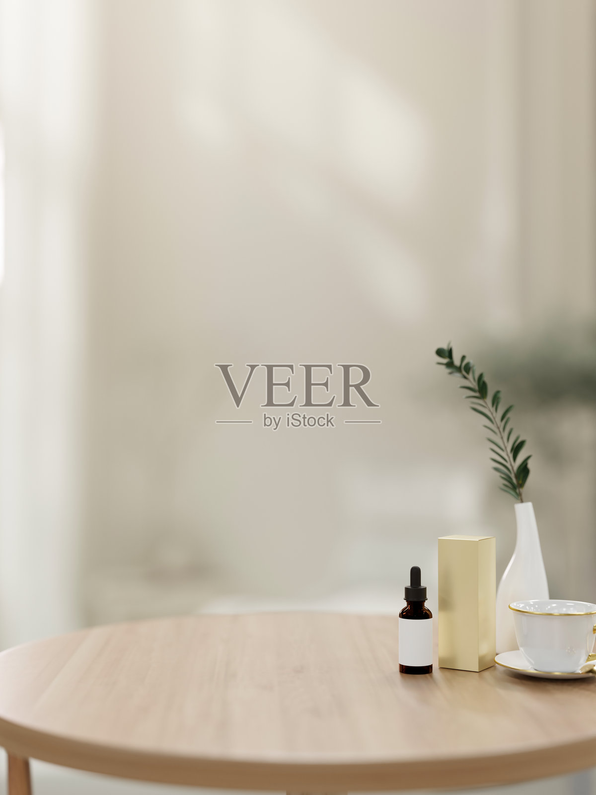 一个圆形的木制桌面,上面有一个血清瓶,在一个白色的房间里有一个展示产品的空间。照片摄影图片