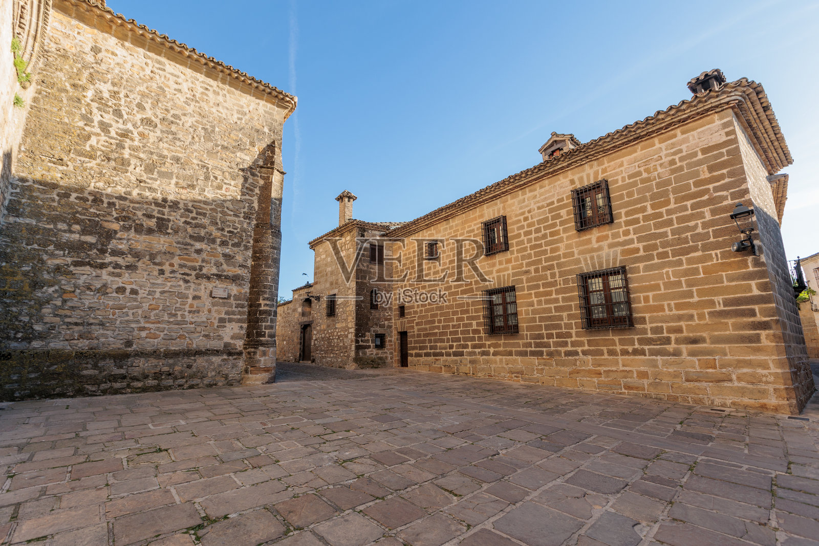 城市里美丽的街道和古老的建筑,都保存得很好照片摄影图片