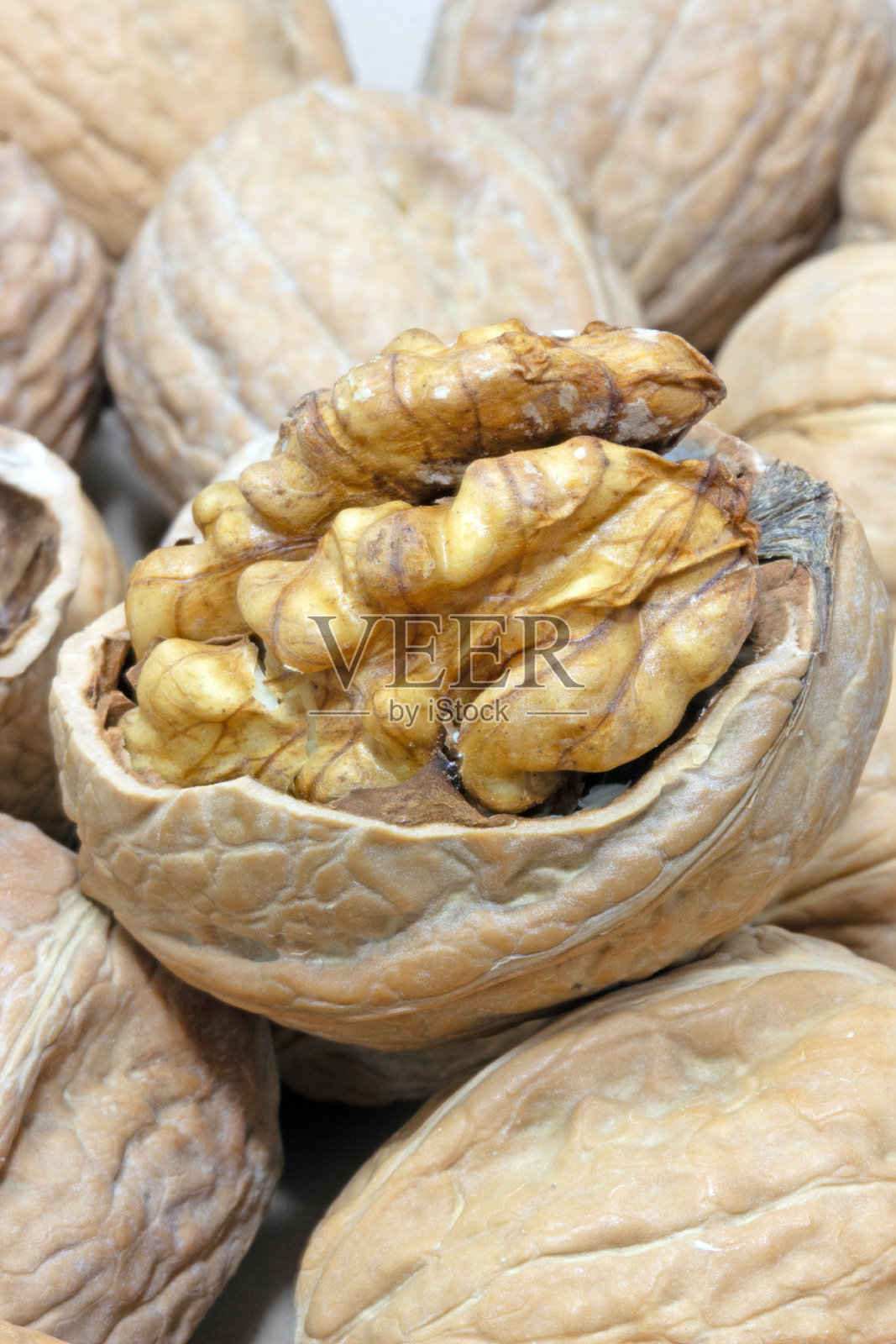 去壳的核桃照片摄影图片