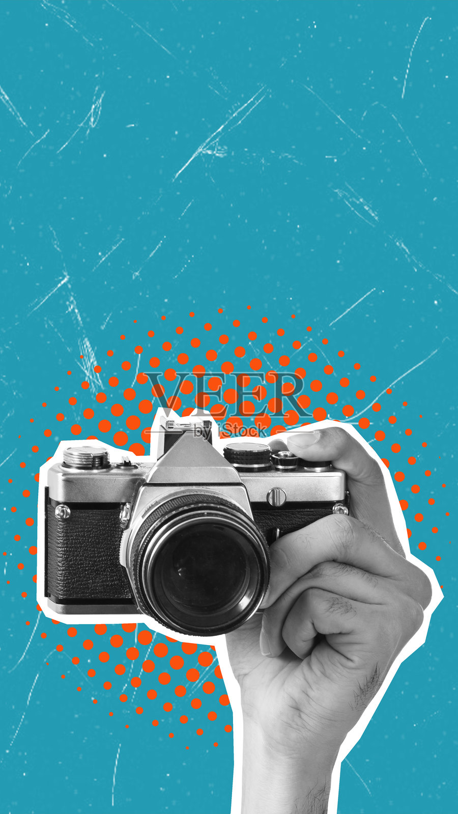 现代艺术拼贴画,手握相机,背景为蓝色。手机壳,格式为9:16。照片摄影图片