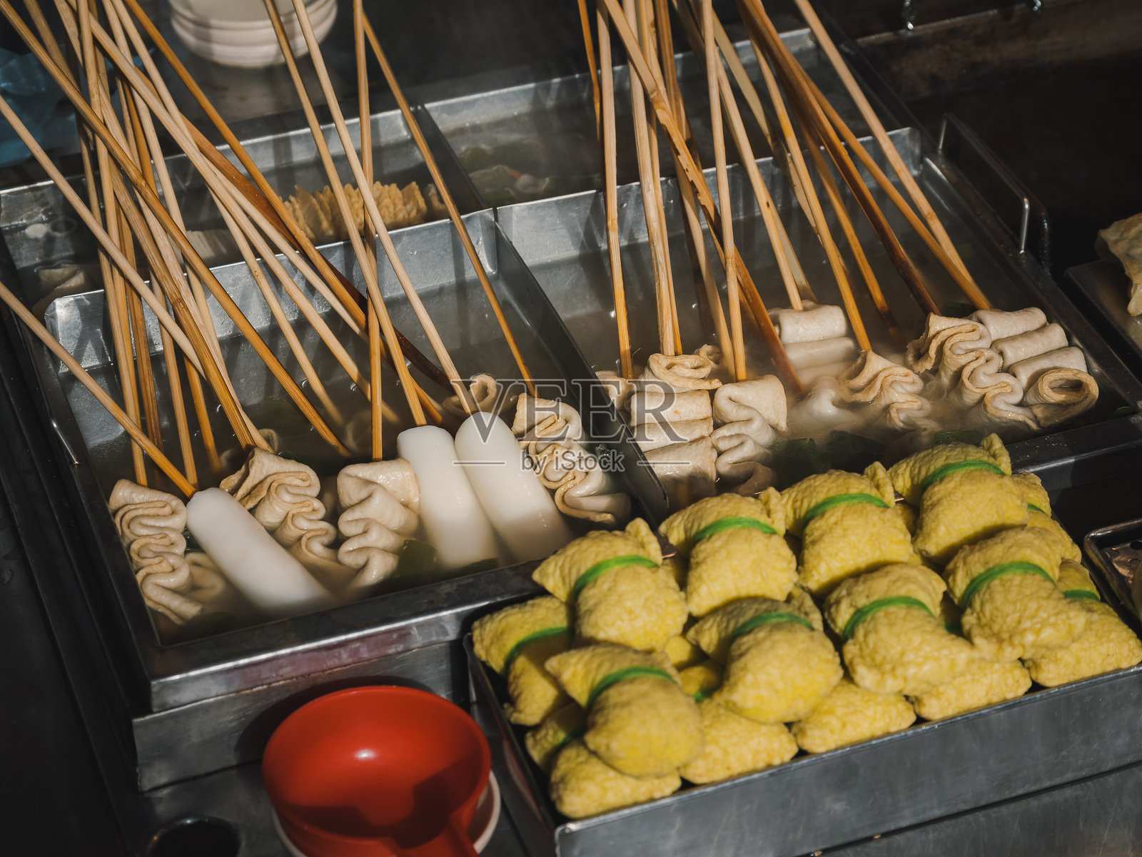 鱼饼棒 韩国当地市场 韩国街头小吃照片摄影图片