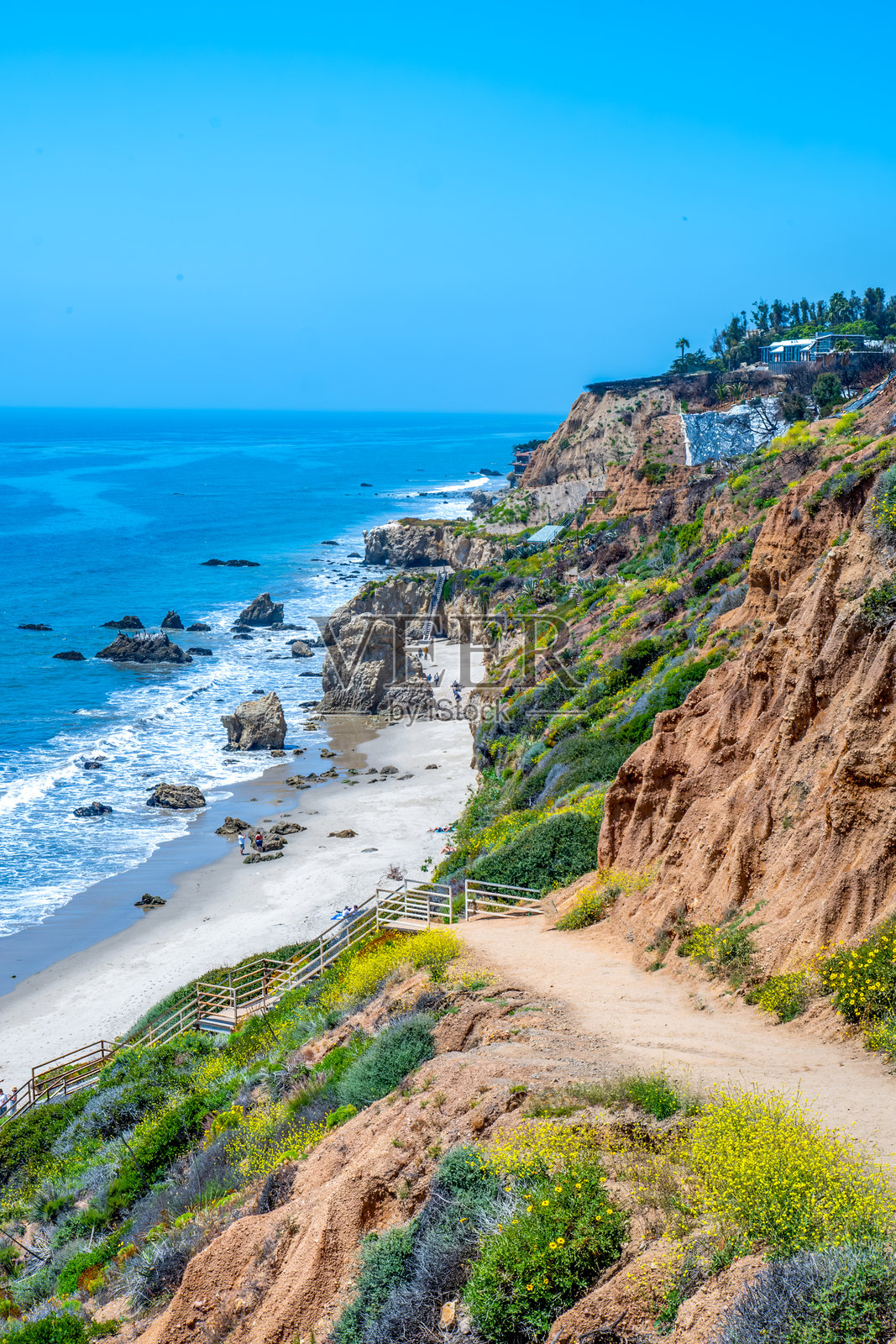 加利福尼亚州马里布的风景如画的空旷海滩照片摄影图片