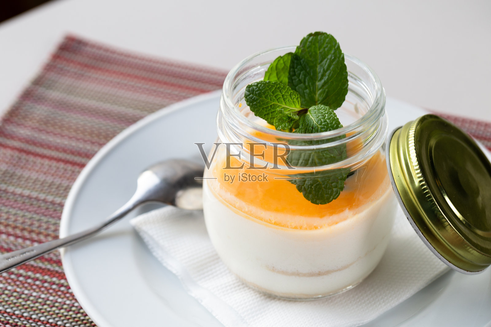 布拉加的美味甜点奶油乐趣照片摄影图片