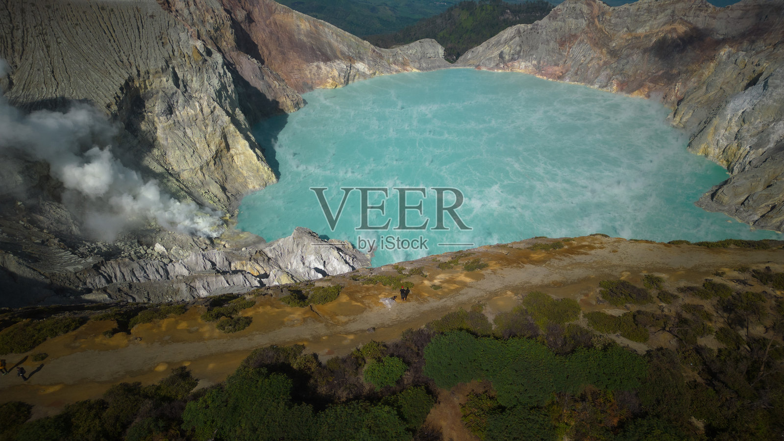 蓝色湖泊,伊真火山照片摄影图片