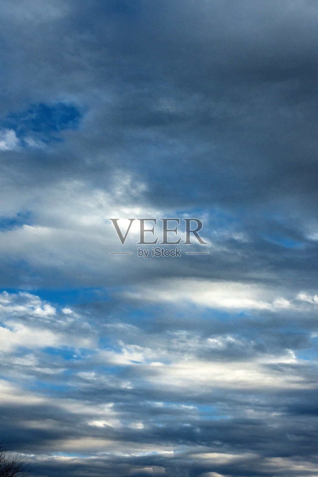 傍晚的云彩照片摄影图片