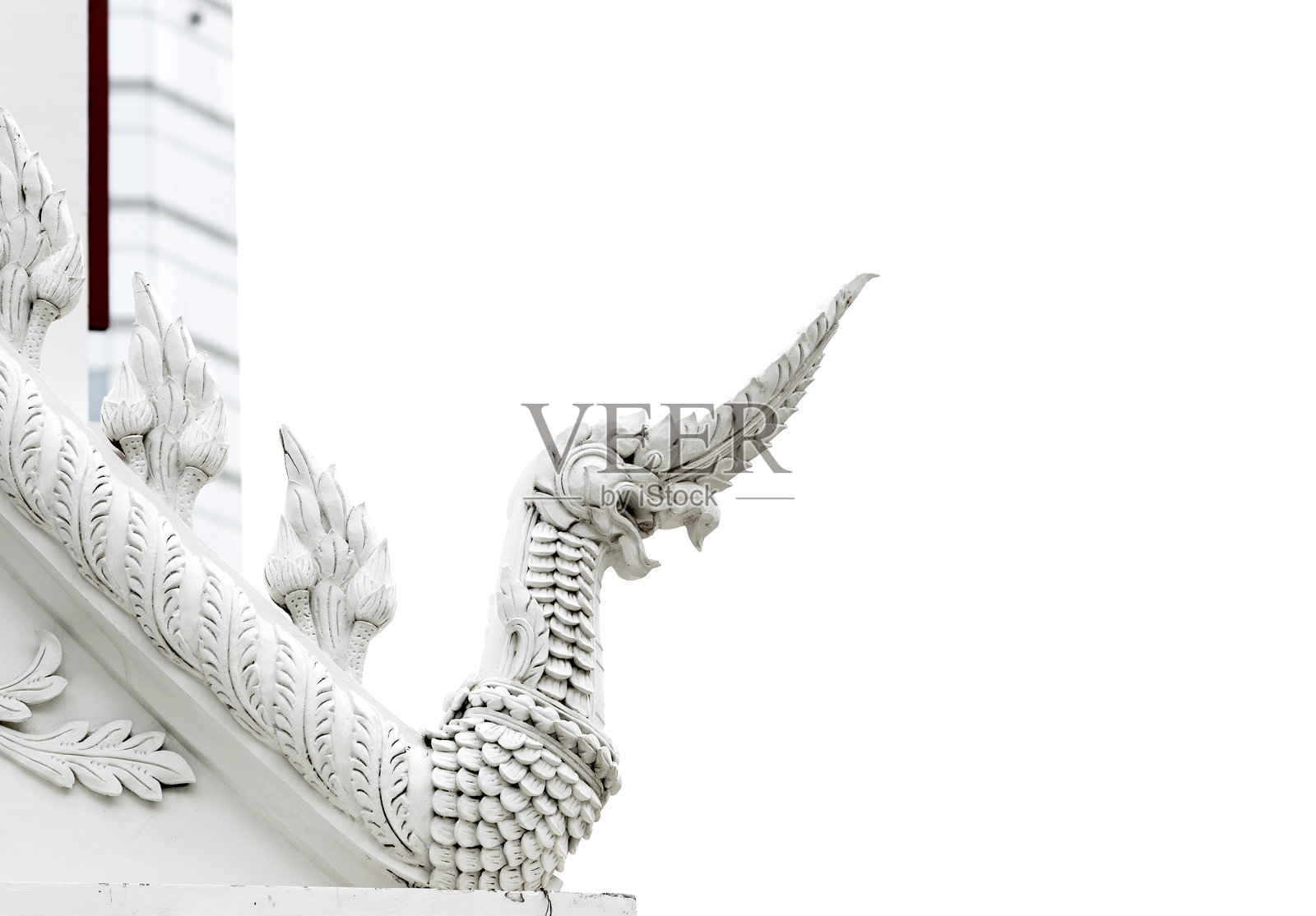 淡色调的龙在屋顶上守护照片摄影图片