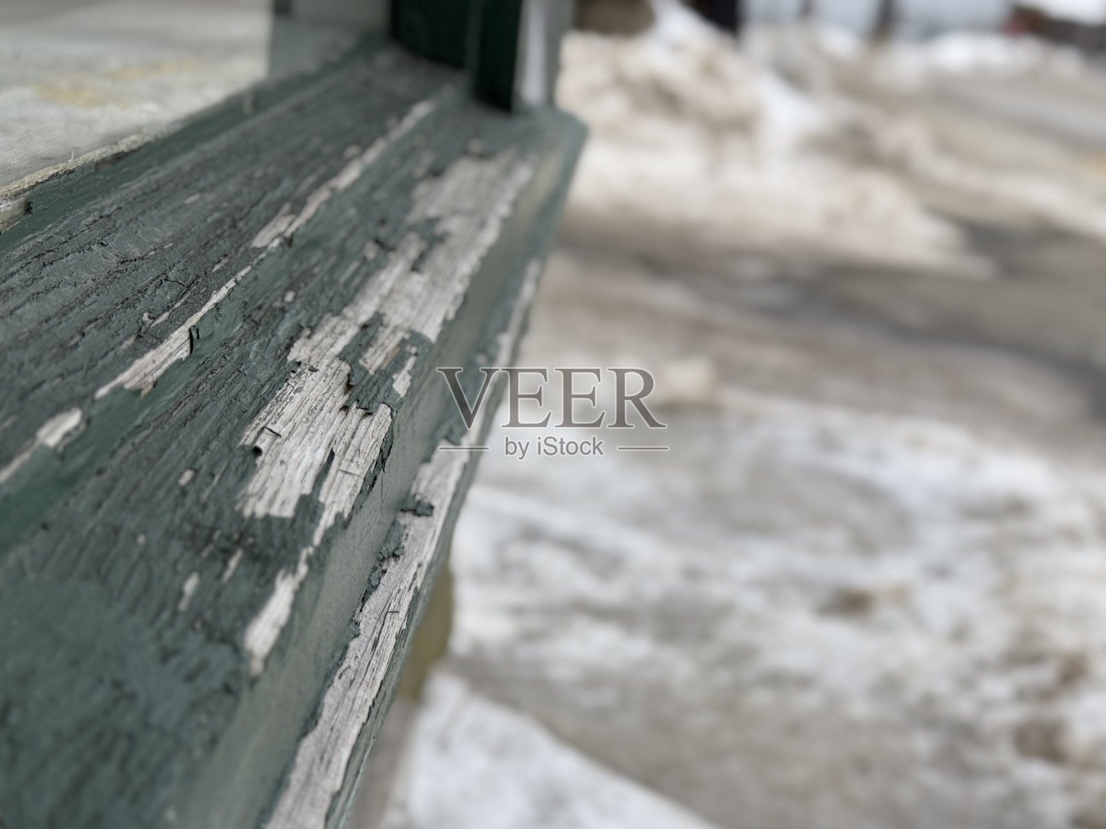 窗台上剥落的室内油漆照片摄影图片