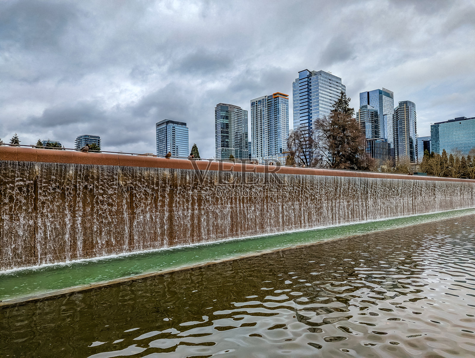 贝尔维尤公园瀑布照片摄影图片