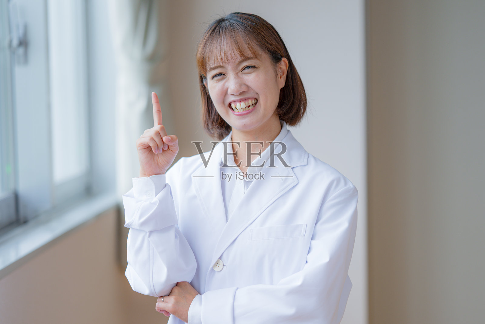 微笑医生照片摄影图片