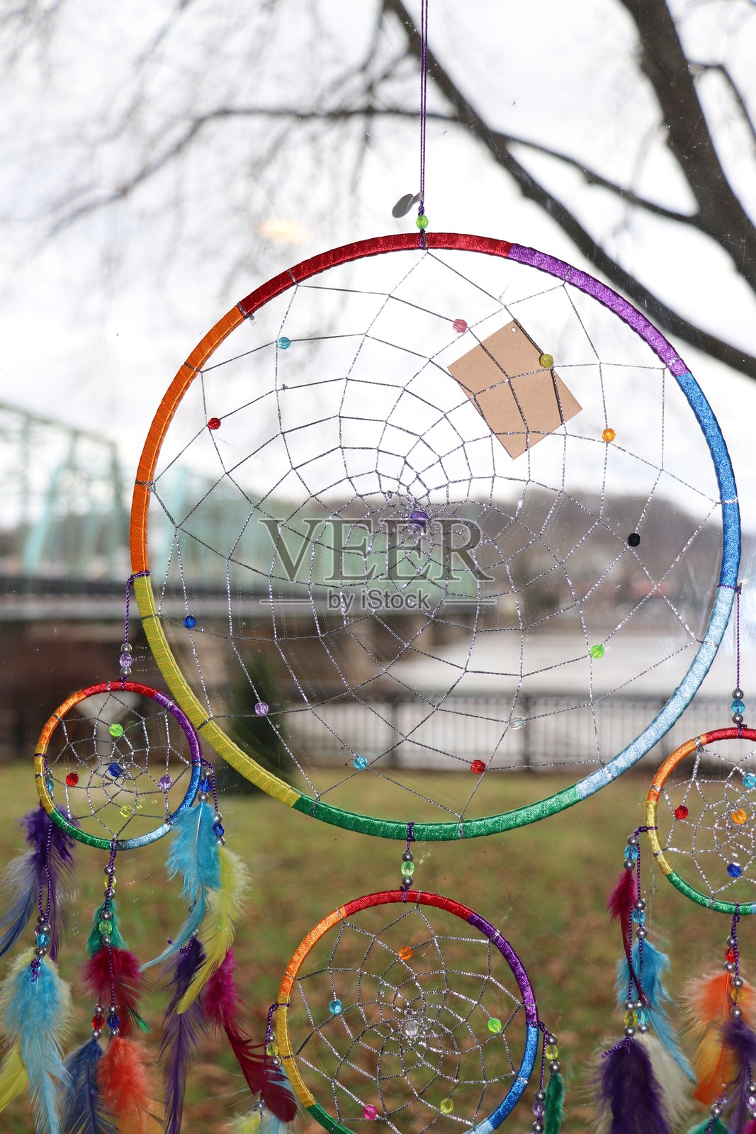 梦捕手,背景是兰伯特维尔的桥照片摄影图片