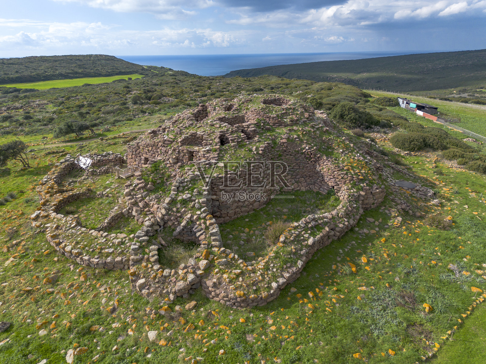 努拉盖·塞鲁奇。意大利撒丁岛戈内萨的努拉基遗址的航拍视图。撒丁岛南部。照片摄影图片
