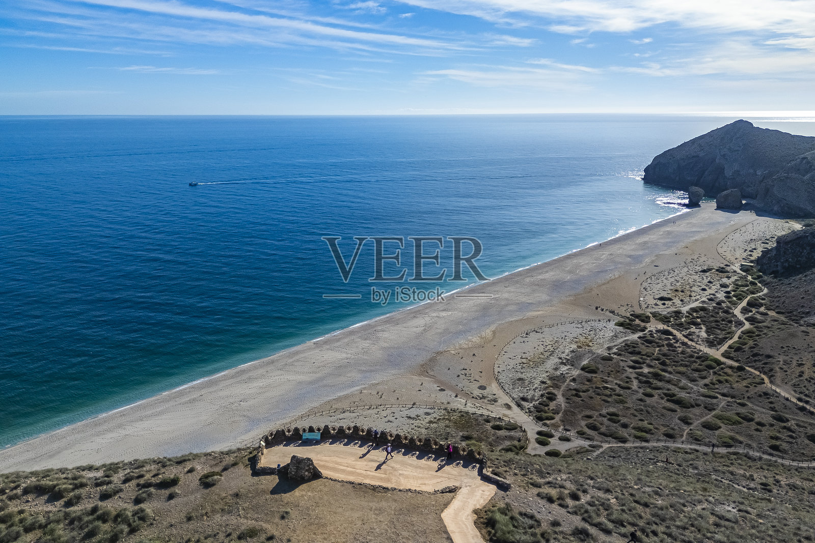 西班牙安达卢西亚阿尔梅里亚的死亡海滩鸟瞰图照片摄影图片