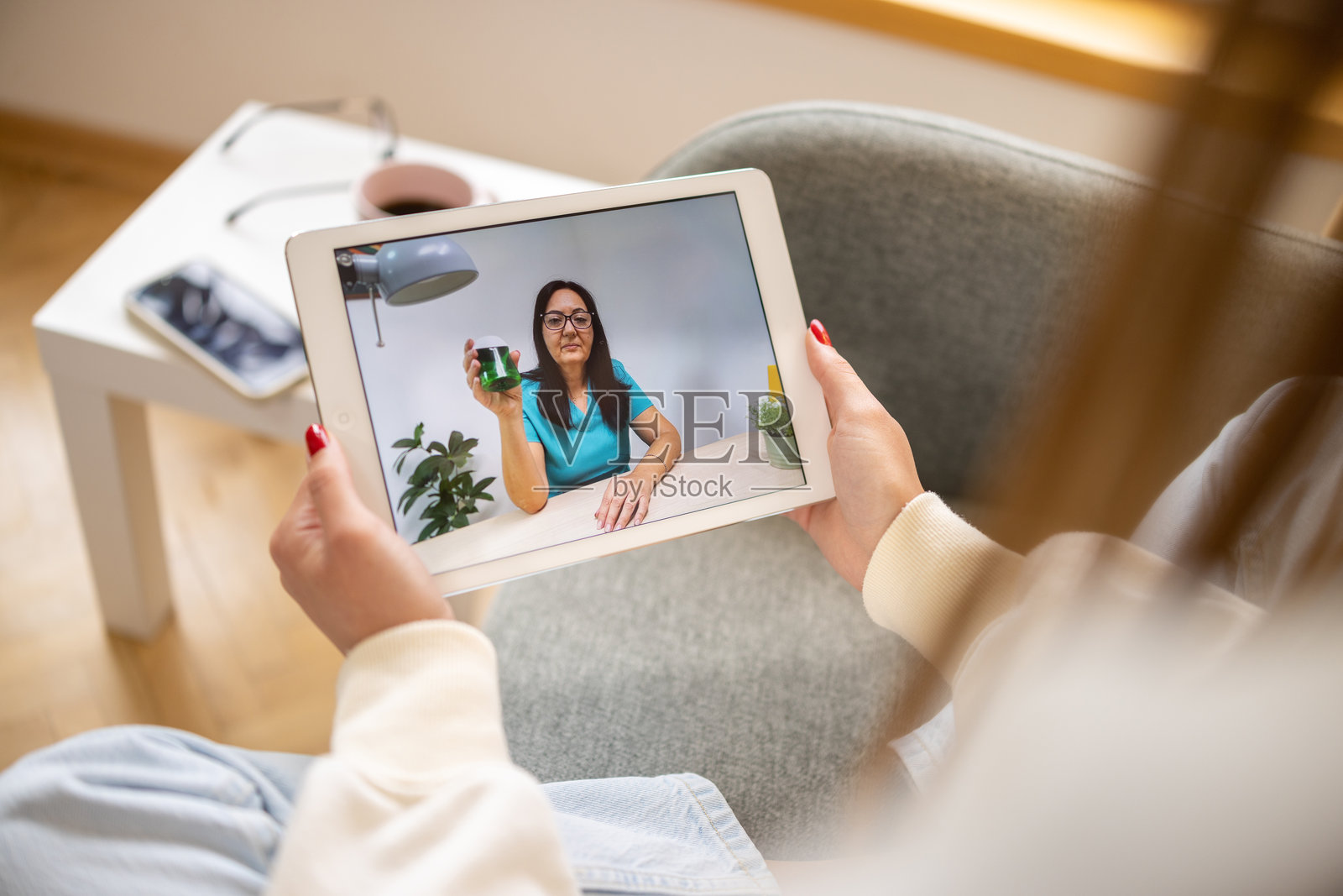 居家疗养照片摄影图片