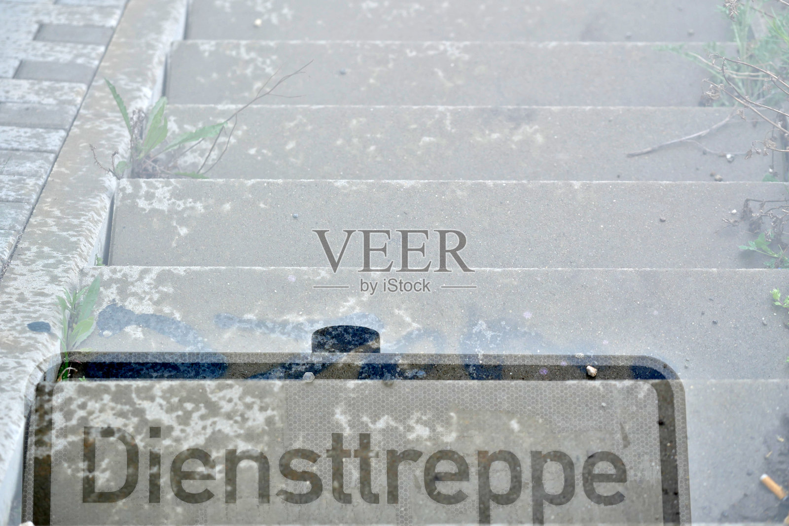 全职爬楼梯者的必备物品照片摄影图片