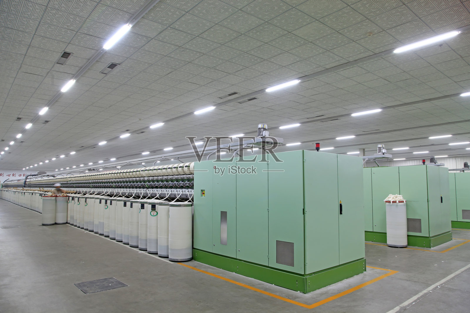 工厂中的旋转机械零件照片摄影图片