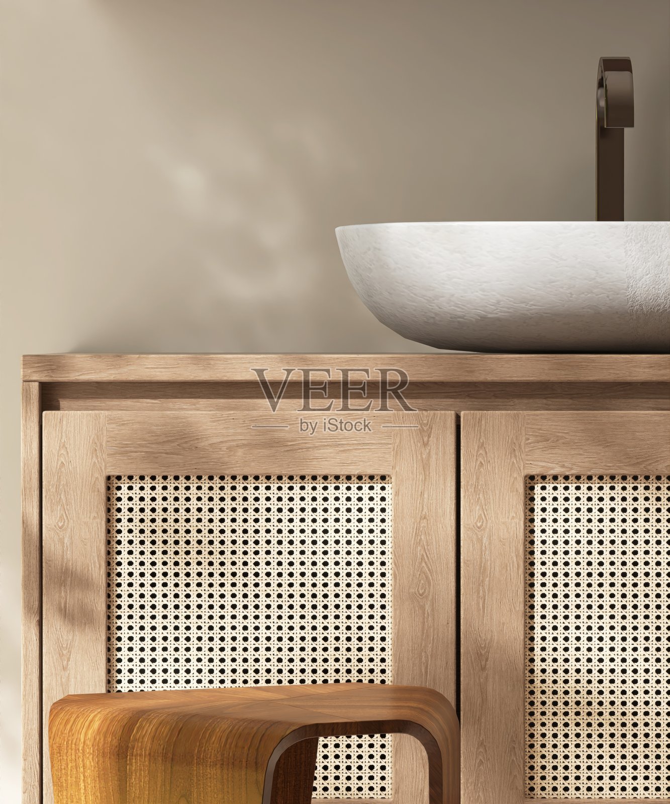 棕色木质讲台桌,木质梳妆柜台配白色石材洗手盆,浴室内在米色墙壁上洒落的阳光下,适用于现代奢华美容、化妆品、护肤和身体护理背景的3D效果照片摄影图片