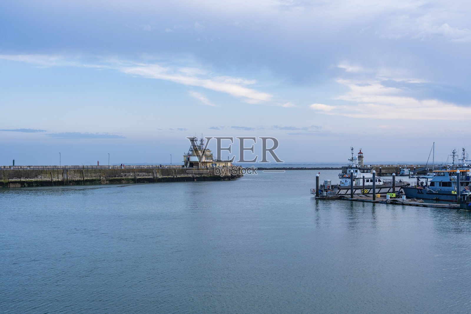 拉姆斯盖特港口的景观照片摄影图片