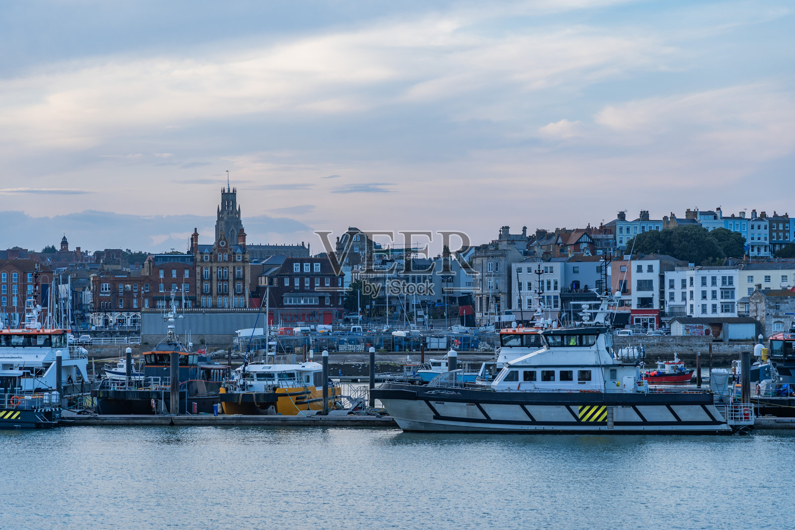 拉姆斯盖特港口的景观照片摄影图片